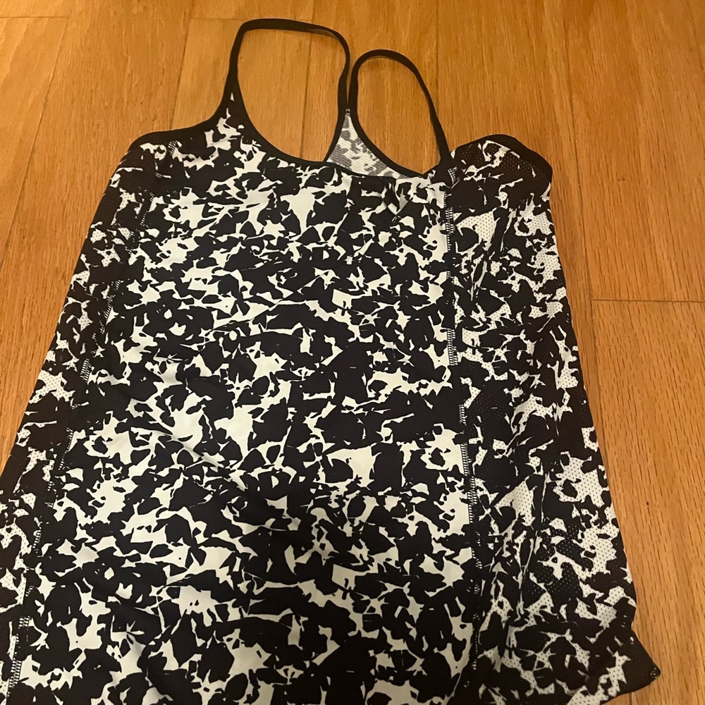 Nike Black and White Abstract Tank Top